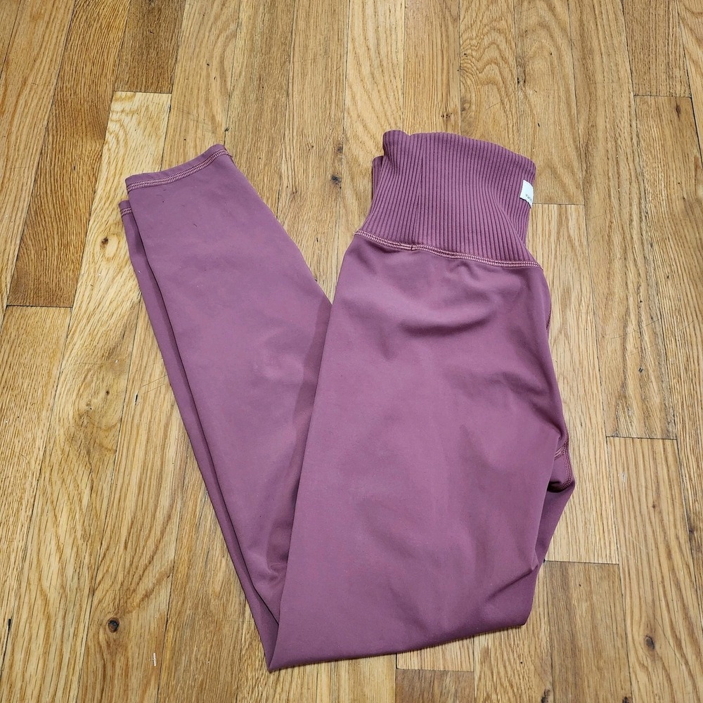 Vuori Ultra High Waist Ribbed Studio Legging In Desert Pink XS